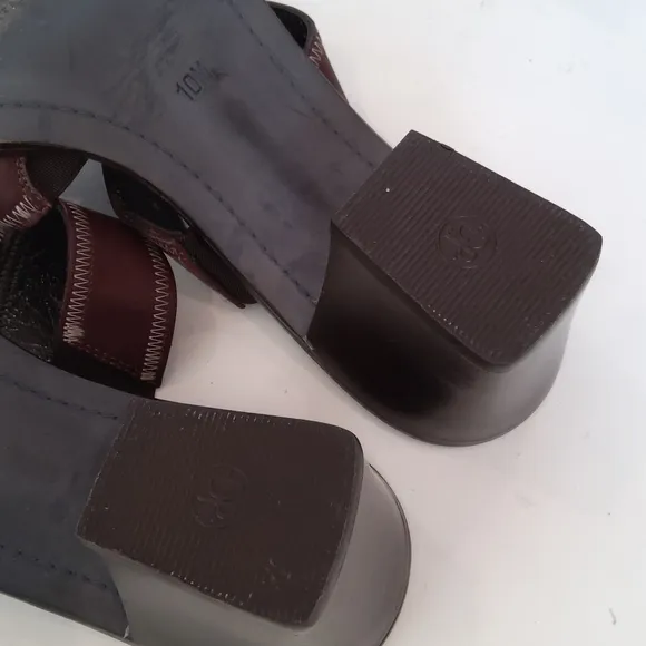 Donald J Pliner brown sandals