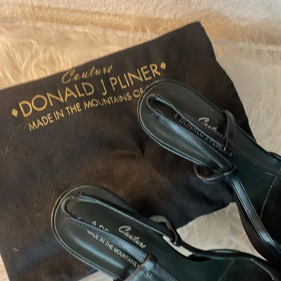 Donald J. Pliner Couture Black Slingback Leather Cap Toe Heel | size 7.5