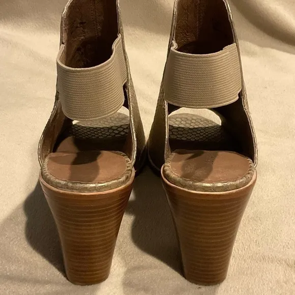 DONALD Pliner Khloe Metallic Python Snakeskin Peep Toe Sandals Booties Sz 9.5
