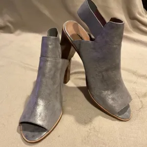 DONALD Pliner Khloe Metallic Silver Peep Toe Sandals Booties S…