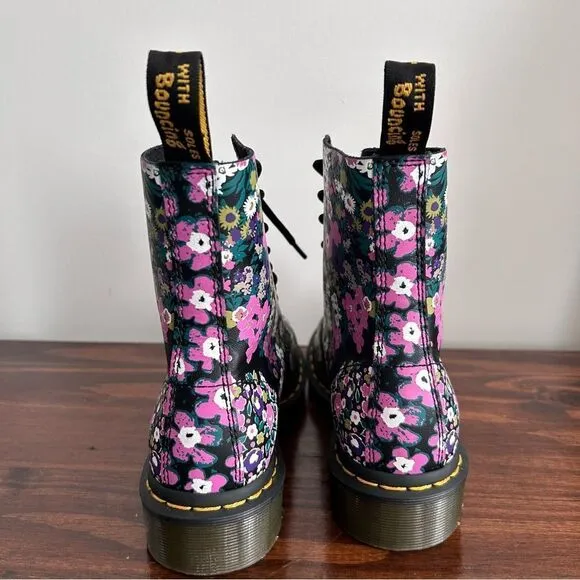 Dr. Martens 1460 Pascal Boots Size US 5