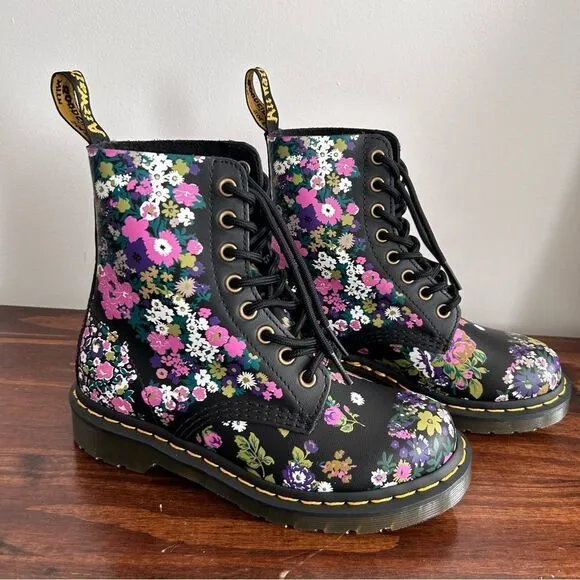 Dr. Martens 1460 Pascal Boots Size US 5