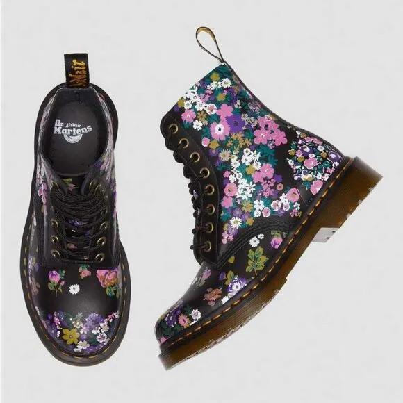 Dr. Martens 1460 Pascal Boots Size US 5