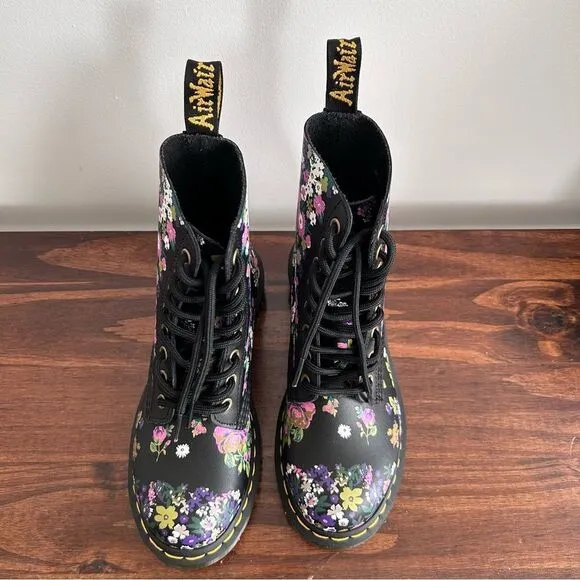 Dr. Martens 1460 Pascal Boots Size US 5