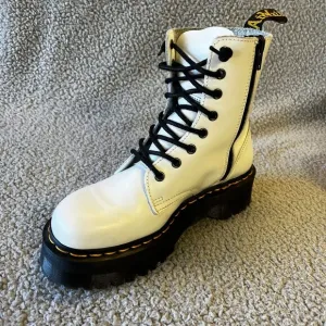 Dr. Martens Boots Womens 7M White Smooth Leather Jadon Lace Up Platform Combat
