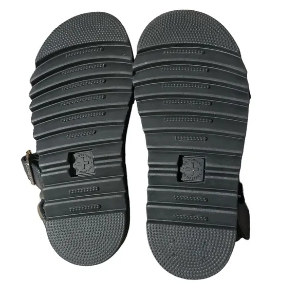 Dr Martens Kyle J black sandals