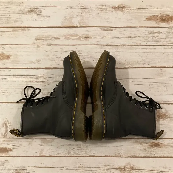 Dr. Martens Women’s Black Leather Combat Boot Size 7