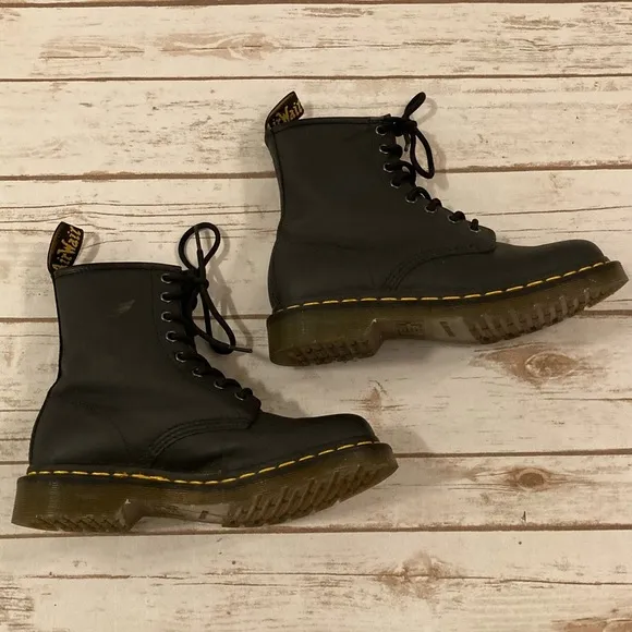 Dr. Martens Women’s Black Leather Combat Boot Size 7