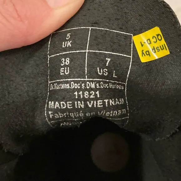 Dr. Martens Women’s Black Leather Combat Boot Size 7