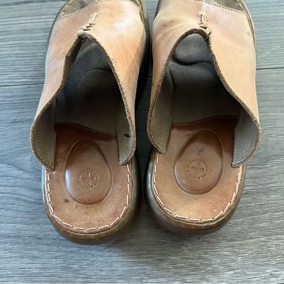 Dr. Martens Y2K Womens Tan Leather Clog Sandals Open Toe Size 5 EU 37