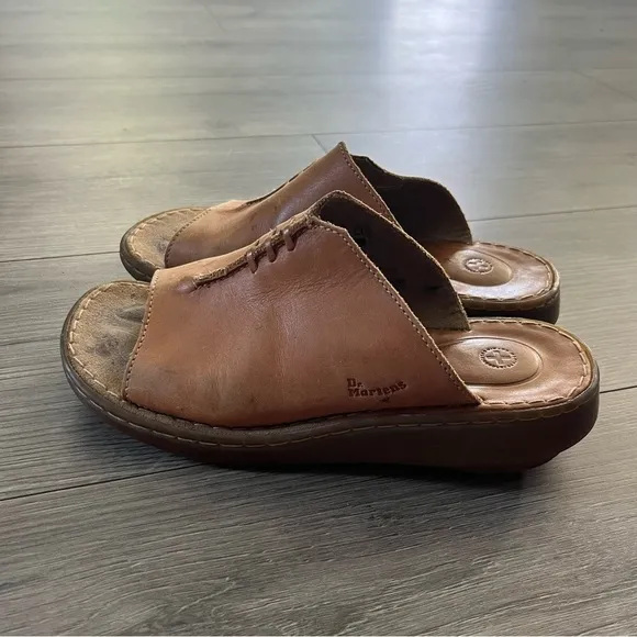 Dr. Martens Y2K Womens Tan Leather Clog Sandals Open Toe Size 5 EU 37