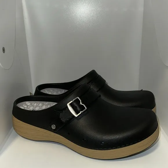 Dr Scholl’s Feel Chill Revitalize Clogs Slip On Shoes Black Women’s 9 NWOB