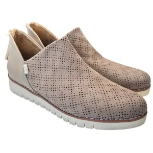 Dr. Scholls Women's Insane Shooties Taupe Perforated Microsuede Shoe Size 6.5