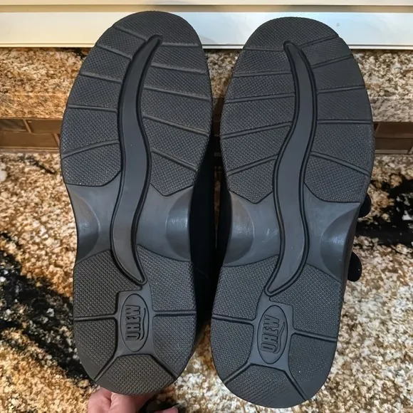 Drew Traveler V Black leather orthotic shoes