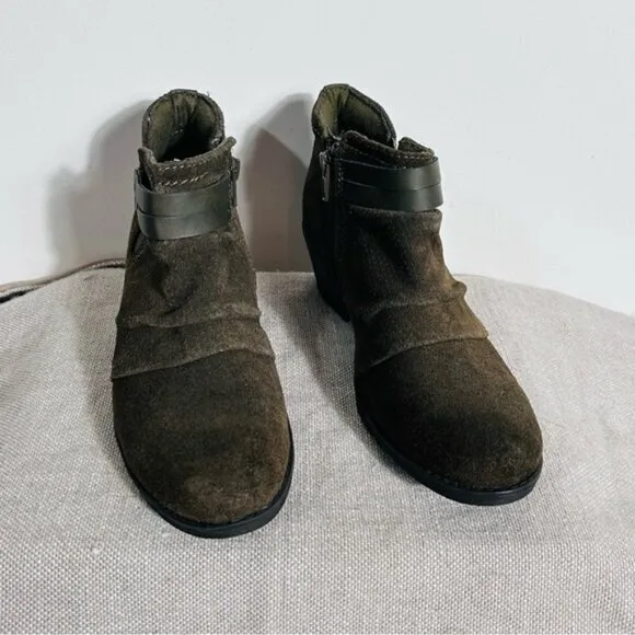 Earth Origins Odel NWOT Olive Green Suede Ankle Boots-Size 7.5