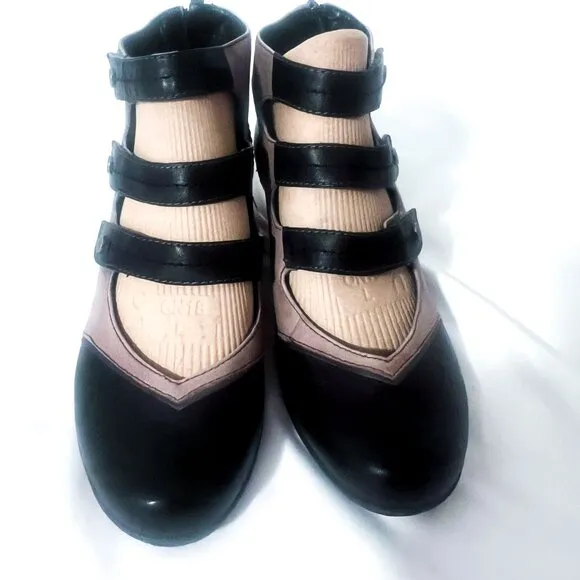 Earth Serano Black Gray Strappy Ankle Booties 2&quot; Heel Leather Size 9 Sandal