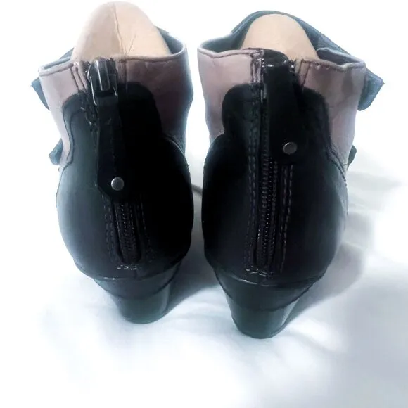 Earth Serano Black Gray Strappy Ankle Booties 2&quot; Heel Leather Size 9 Sandal