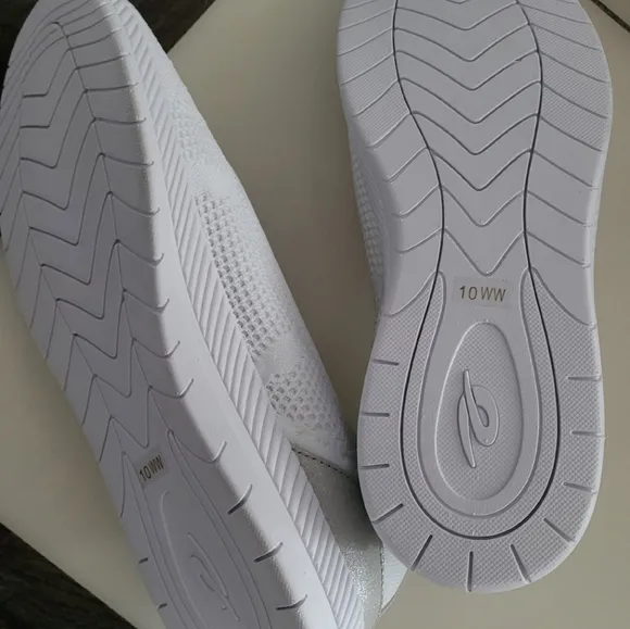 EASY SPIRIT Glitz Walking Shoes NEW No tag Size 10WW