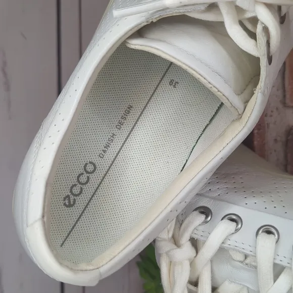 Ecco Sneakers Women's Size 8 Cream Off White Cap Toe Leather Minimalist Danish
