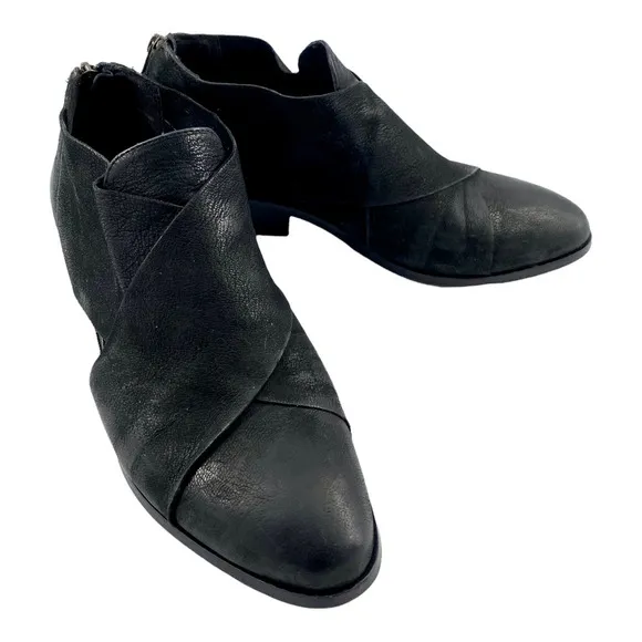 Eileen Fisher Black Cluster Crisscross Leather Boots/Booties 7.5 US