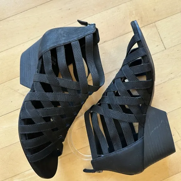 Eileen Fisher gladiator airy sandals, 7.5  CB 2372