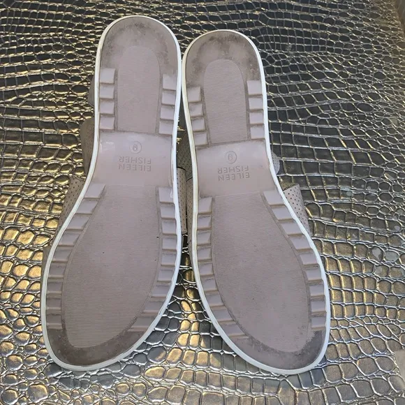 EILEEN FISHER Women’s Perforated Nubuck Ankle Wrap Platform Sandals size 9
