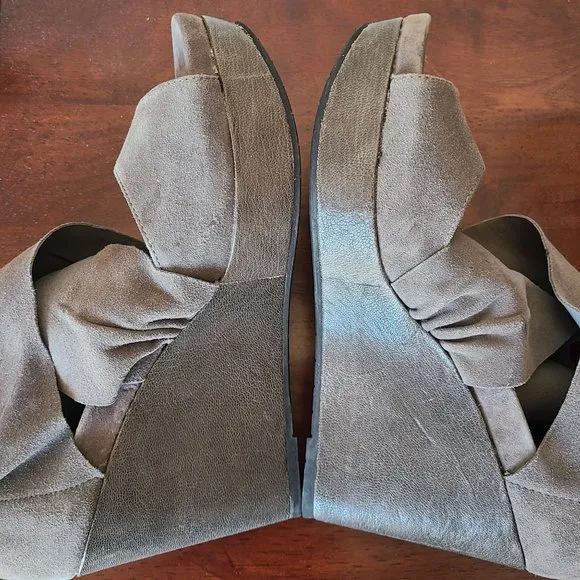 Eileen Fisher Women's Size 7 Draw Suede Wedge Sandals Platform Open Toe