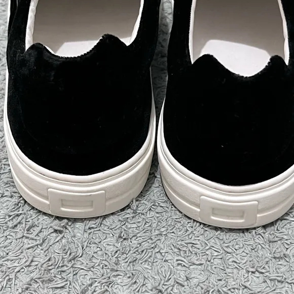 Elegant Black Slip-On Women's Shoes with Crystal Embellishments