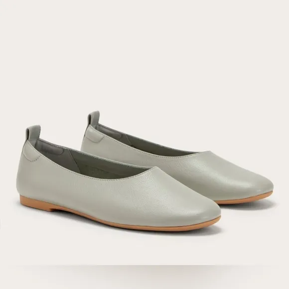 Everlane The Day Glove in Sage Green Leather Womens Size 7.5 Slip On Shoes Flats