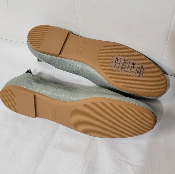 Everlane The Day Glove in Sage Green Leather Womens Size 7.5 Slip On Shoes Flats