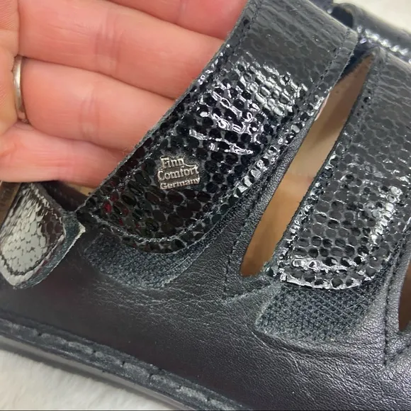 Finn Comfort Women's Sylt black croc/snake python print leather shoes size 38