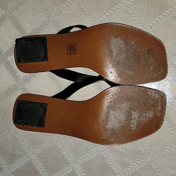 Frame Le Carbon Leather Thong Sandals