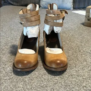 Free Bird Tan Heeled Boots with Adjustable Straps