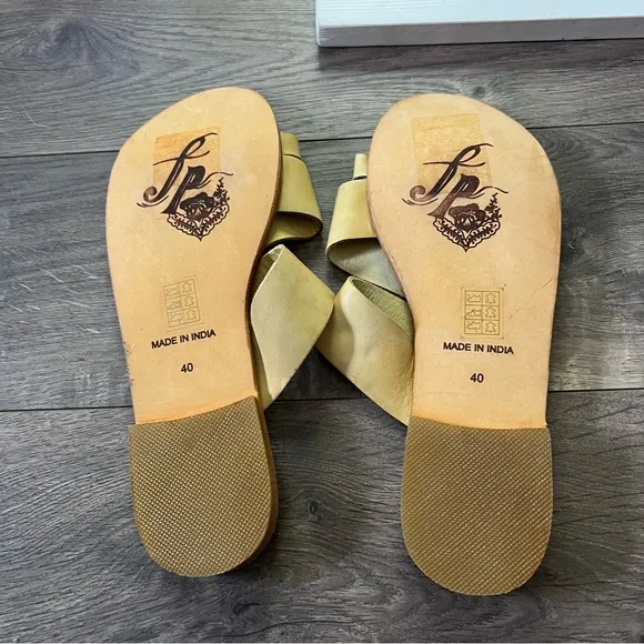 Free People Abilene One Toe Leather Sandals NWOT