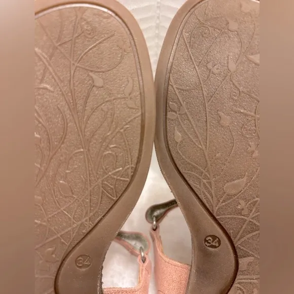 Froddo Girls Pink/Gold Strap Leather Sandals Size EU 34 US 3.  Like New!