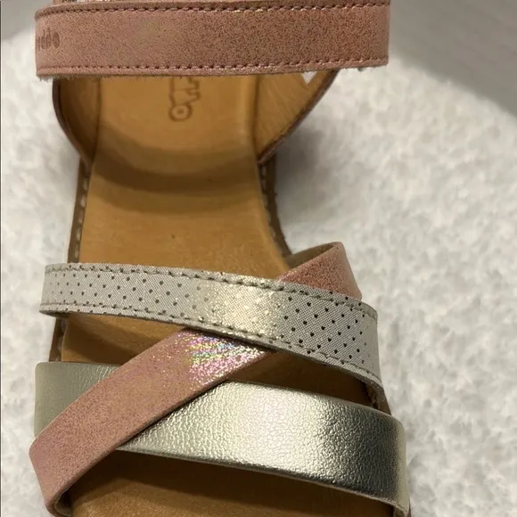 Froddo Girls Pink/Gold Strap Leather Sandals Size EU 34 US 3.  Like New!