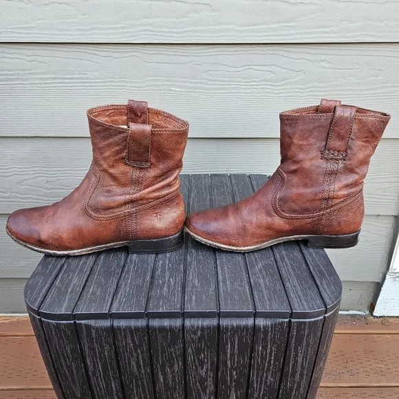 Frye Anna Shortie Boot cognac brown distressed leather style 3471055 size 7 M