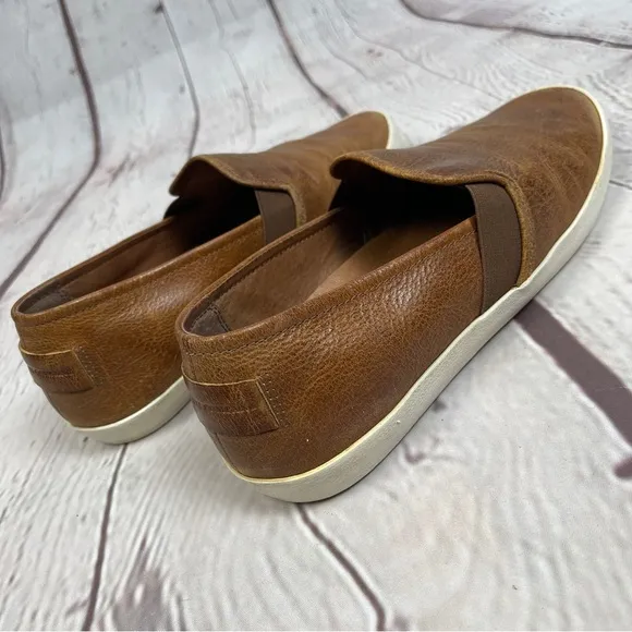 FRYE Dylan men's cognac brown leather slip-on loafer shoes, size 9.5