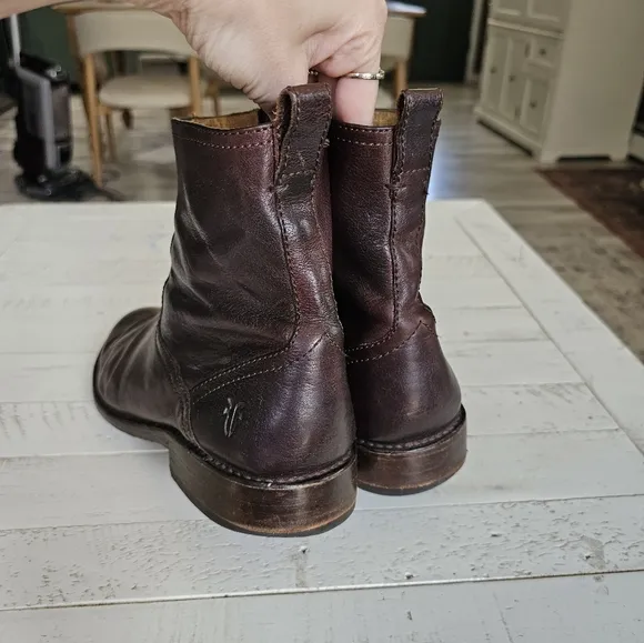 Frye Oliver Zip Leather Ankle Boots