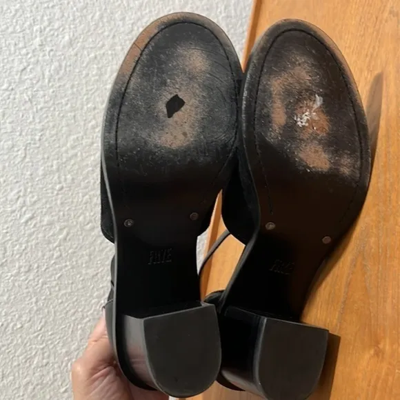 FRYE :: SANDALS