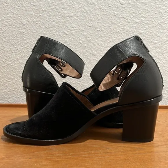 FRYE :: SANDALS