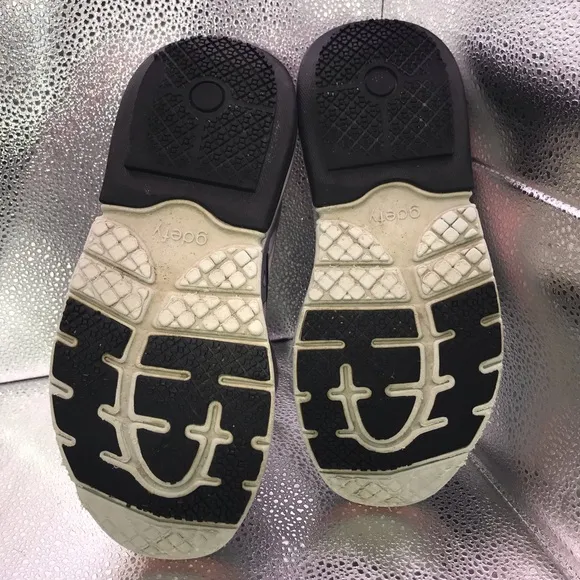 Gdefy gray/pink womens athletic shoes. 9.5 (FF)