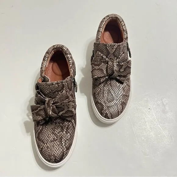 Gentle Souls Animal Print Hale Ribbon Sneakers Size 6
