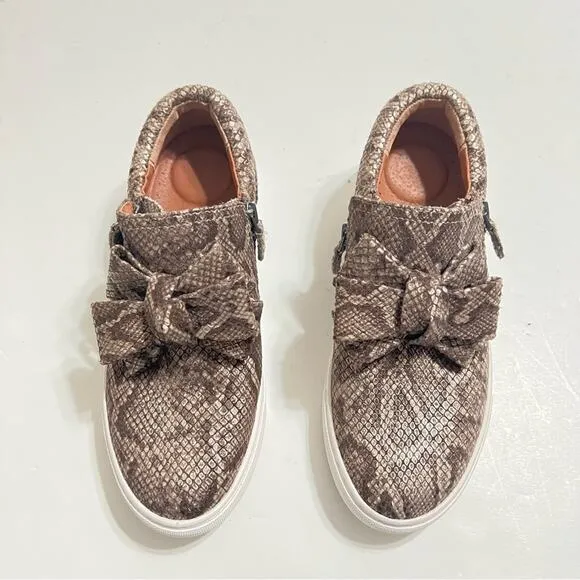 Gentle Souls Animal Print Hale Ribbon Sneakers Size 6