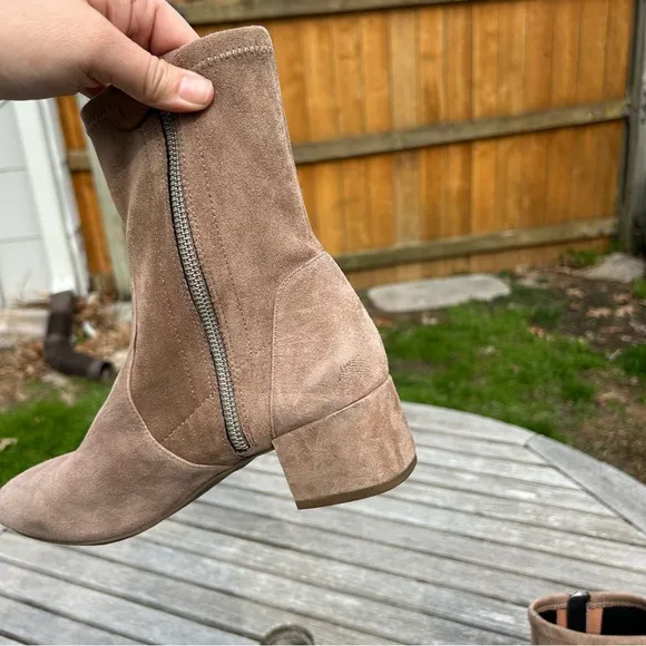 Gentle Souls By Kenneth Cole Emily Suede Side Zip Boots Size 8.5