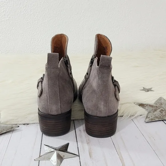 Gentle Souls Kenneth Cole Penny Ankle Bootie Concrete Gray Suede Women's 7.5