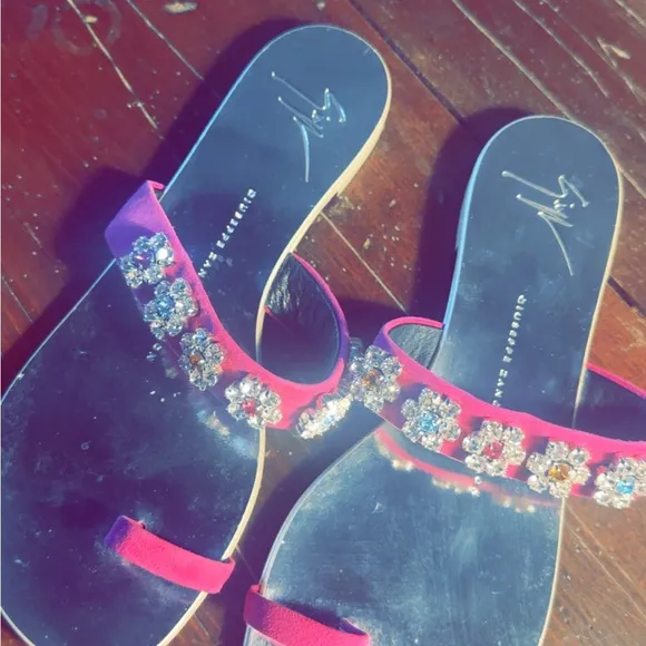 Giuseppe Zanotti Silver and Purple Sandals Sparkling Toe-Ring Design
