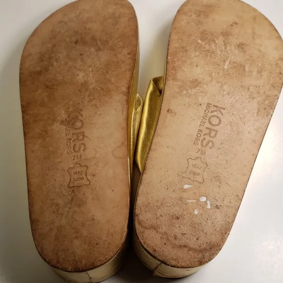 Gold leather Michael Kors Sandals 7M.  B59