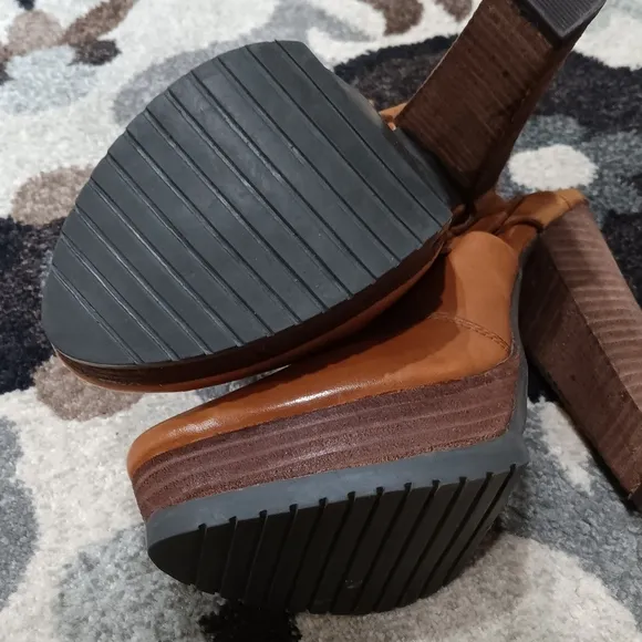 GOLO LEATHER Block Heel Platform Mule SANDALS Cognac Brown 7M Made in Italy Rare