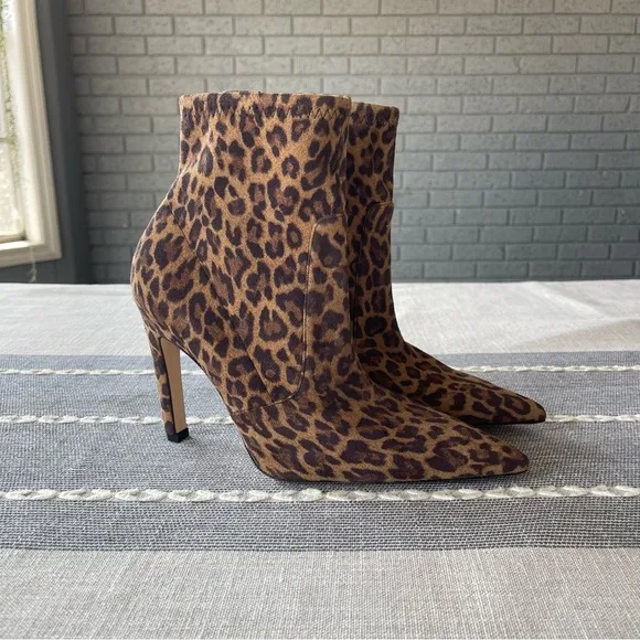 Good American The Icon Bootie Stiletto Heel in Leopard Print Size 7